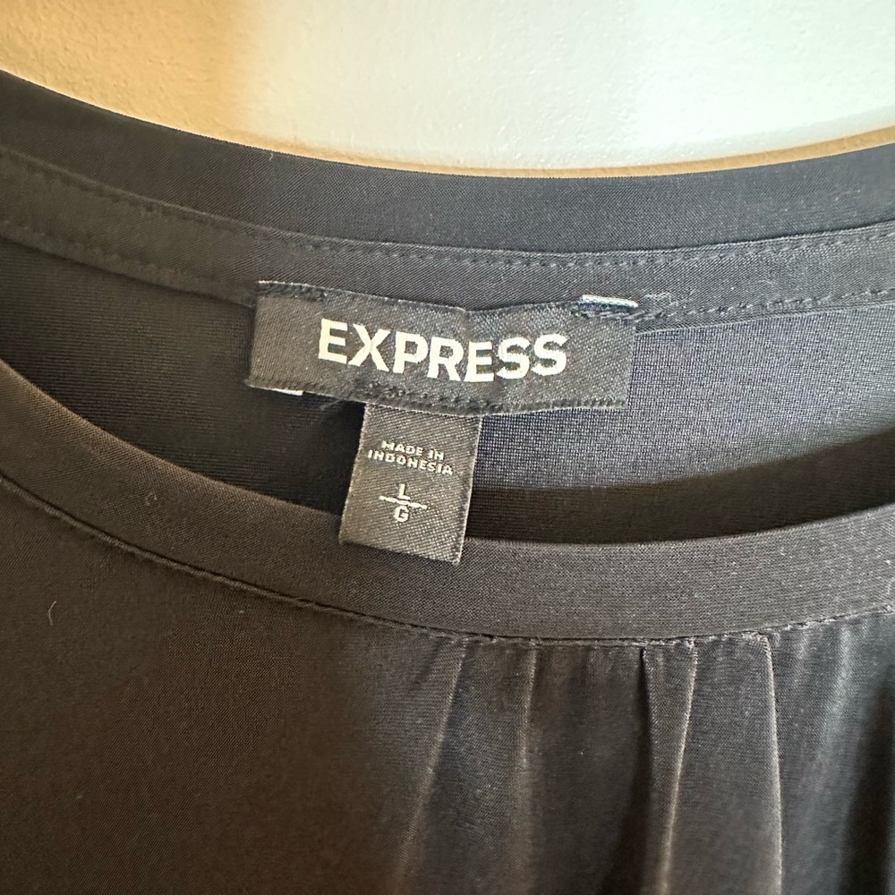 NWOT Express Black Ruched Waist Blouse Elegant Draped Top Size L - Picture 4 of 9